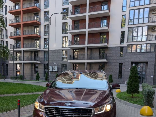 Kia Carnival - фото 2