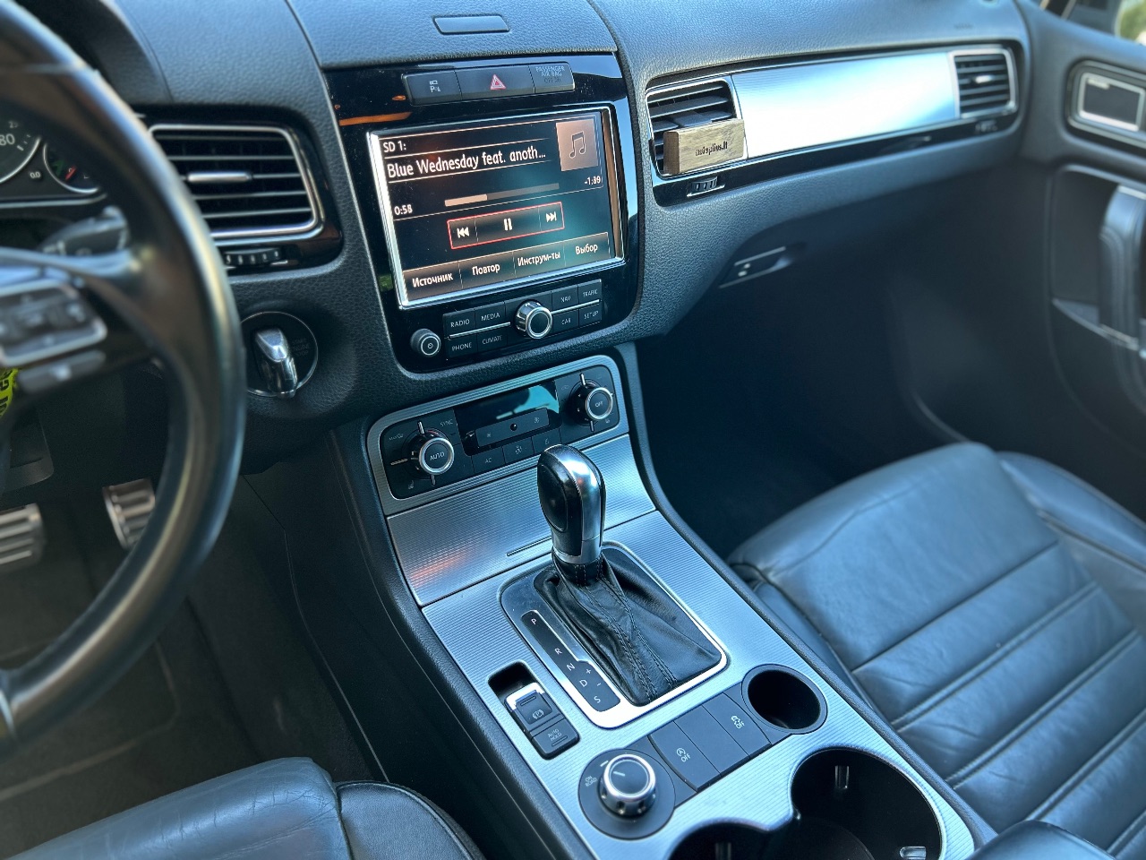 Volkswagen Touareg - фото 17
