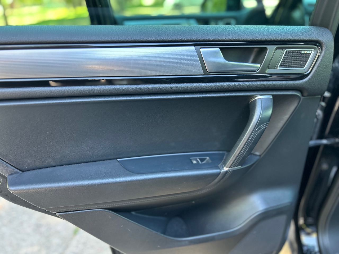 Volkswagen Touareg - фото 18