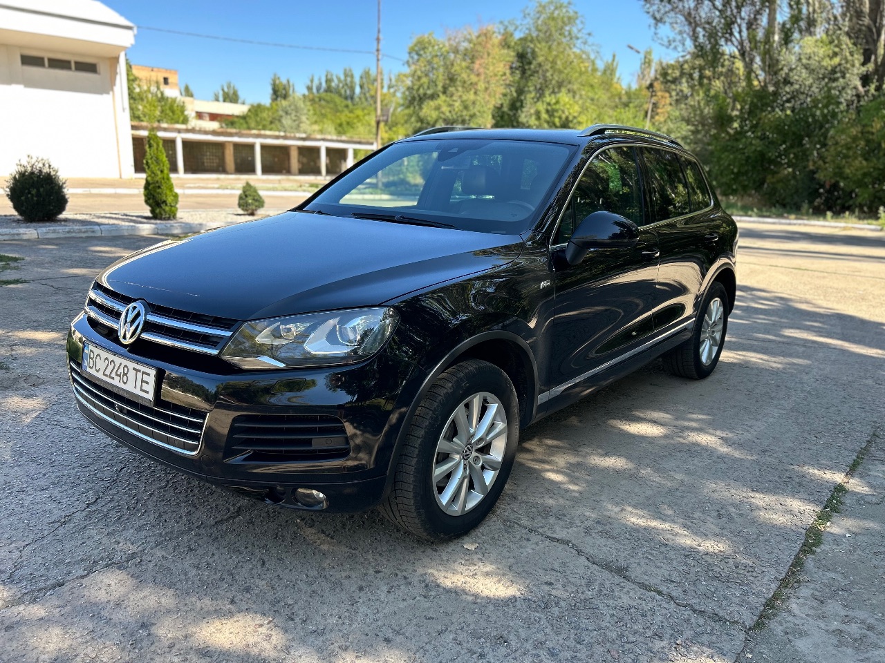 Volkswagen Touareg - фото 2