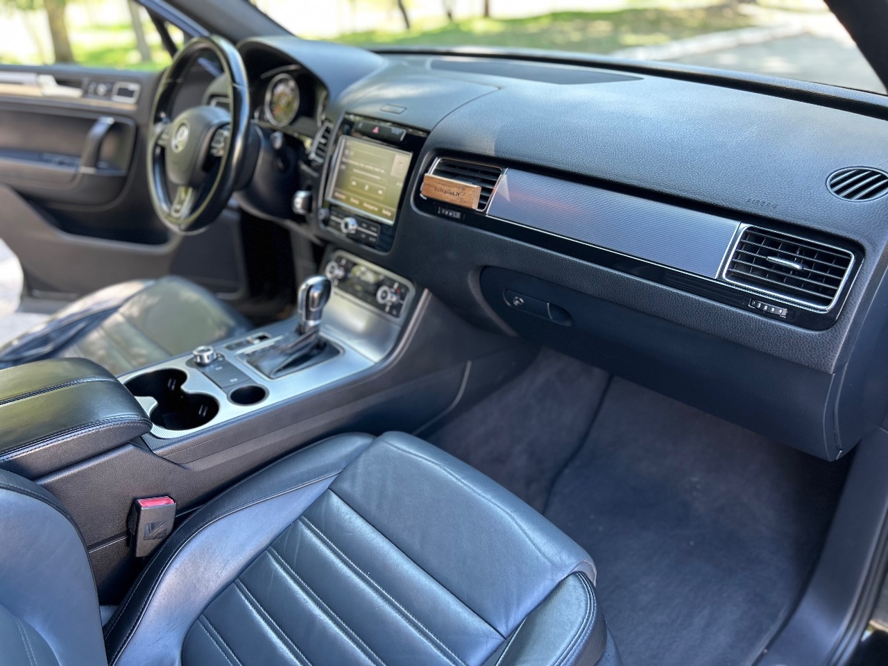 Volkswagen Touareg - фото 21