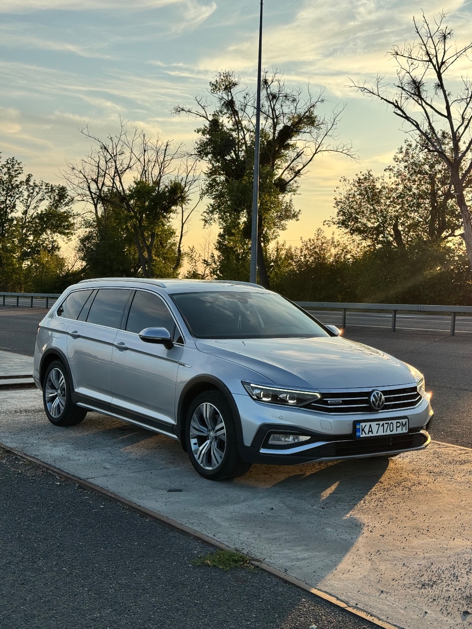 Volkswagen Passat - фото 4