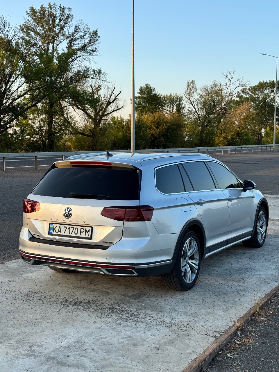 Volkswagen Passat - фото 11