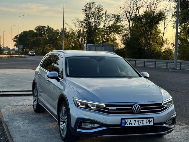 Volkswagen Passat - фото 3