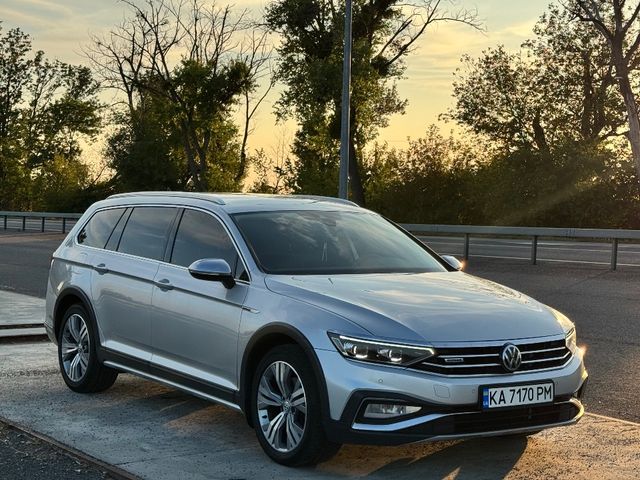 Volkswagen Passat - фото 4