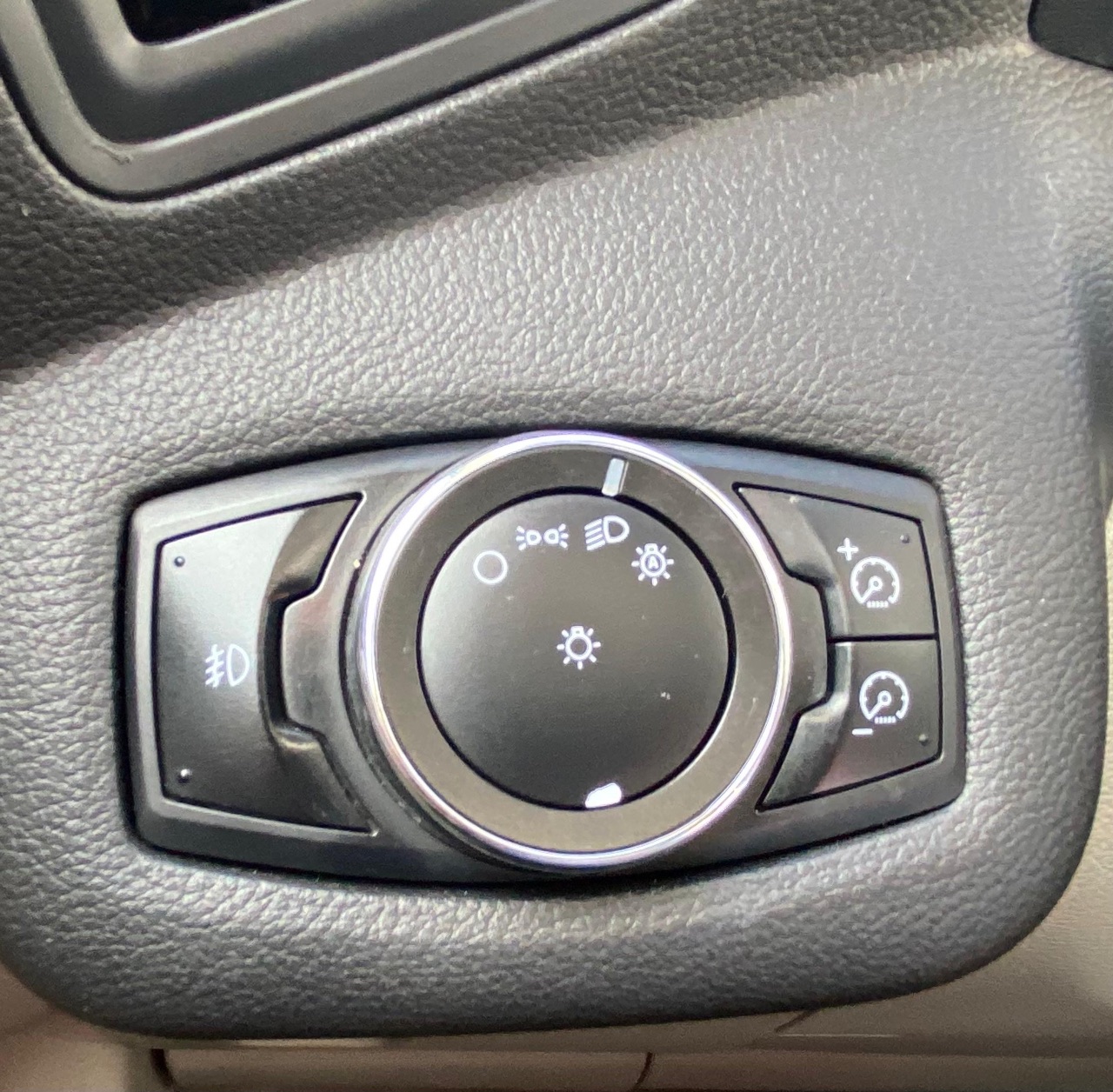 Ford Escape - фото 24