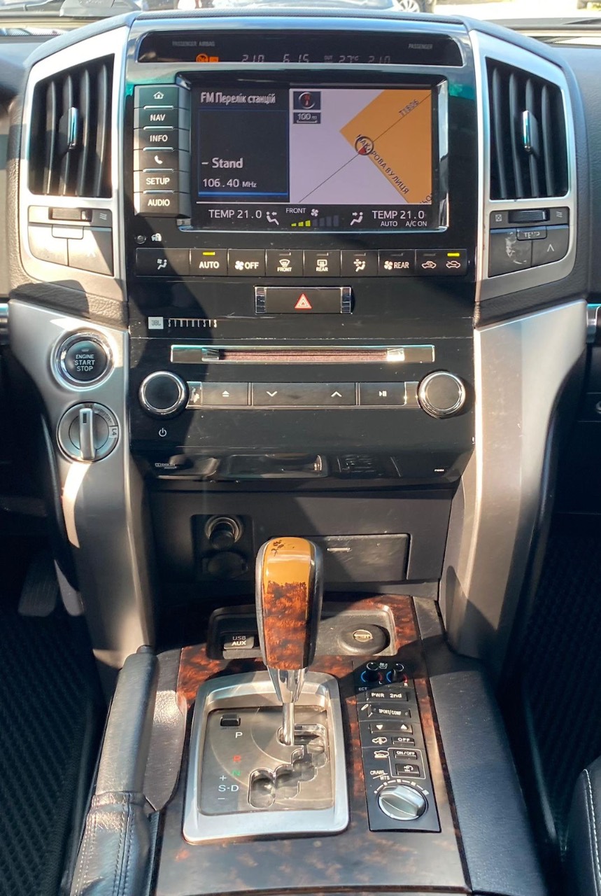 Toyota Land Cruiser - фото 13