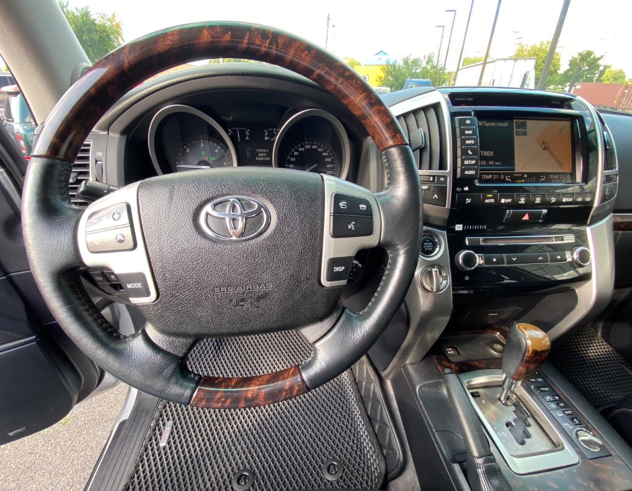 Toyota Land Cruiser - фото 11