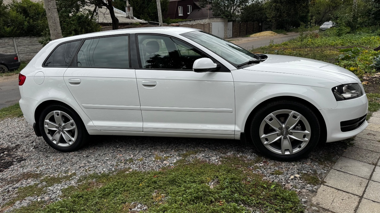 Audi A3 - фото 4