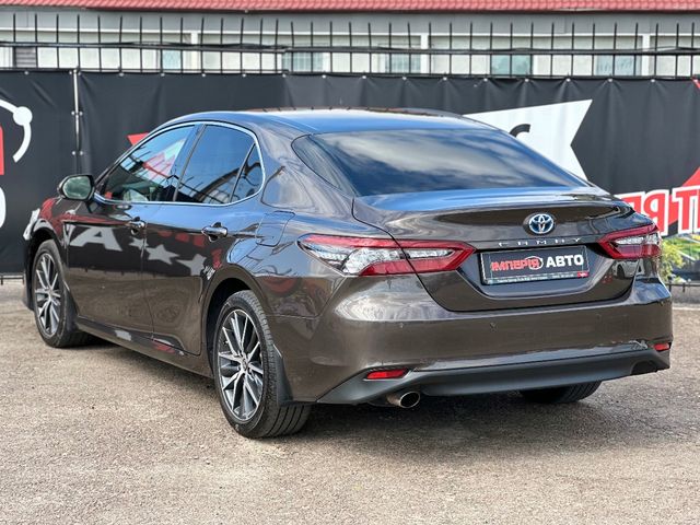 Toyota Camry - фото 5