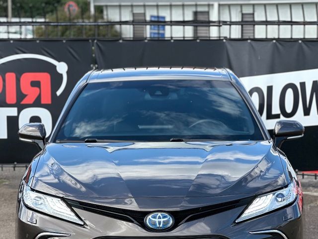 Toyota Camry - фото 2