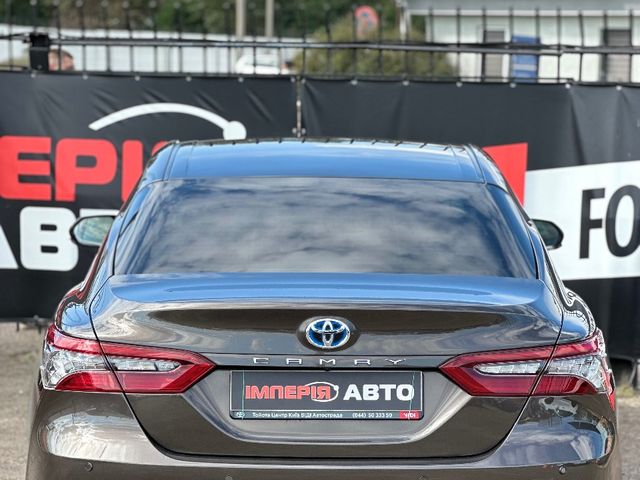 Toyota Camry - фото 4