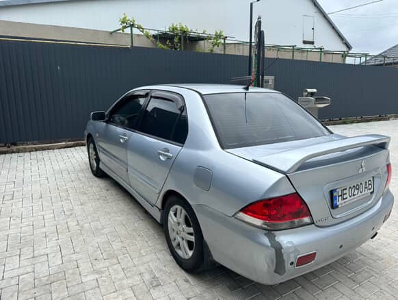 Mitsubishi Lancer - фото 2