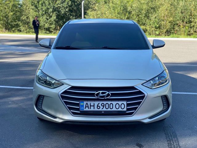 Hyundai Elantra - зображення 1
