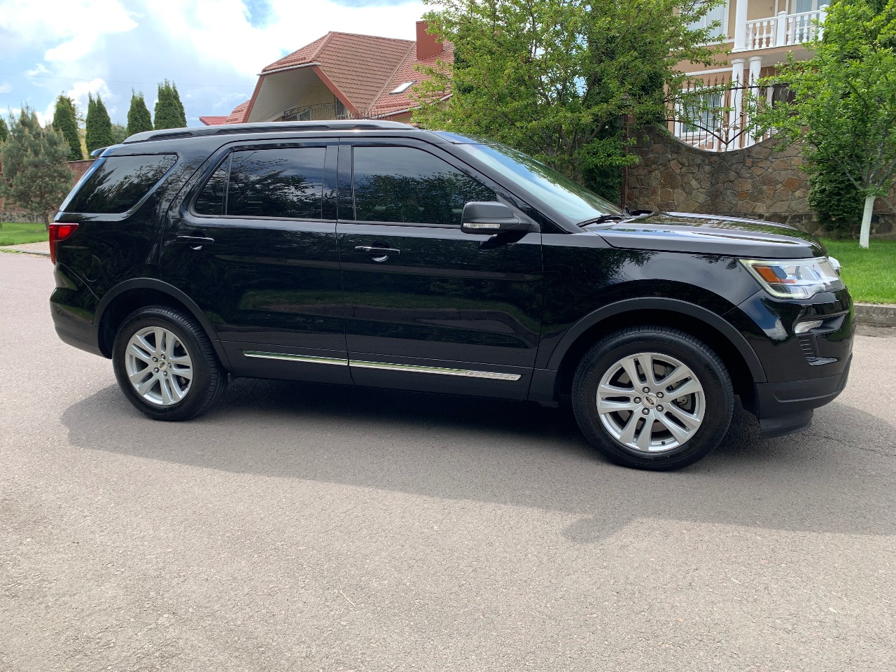 Ford Explorer - фото 7