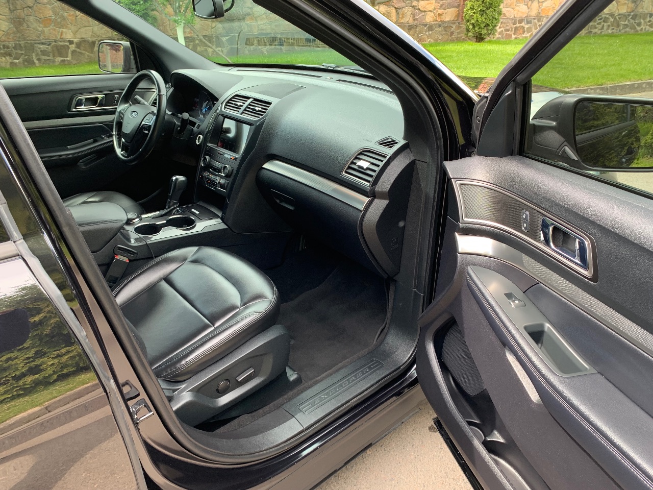 Ford Explorer - фото 11