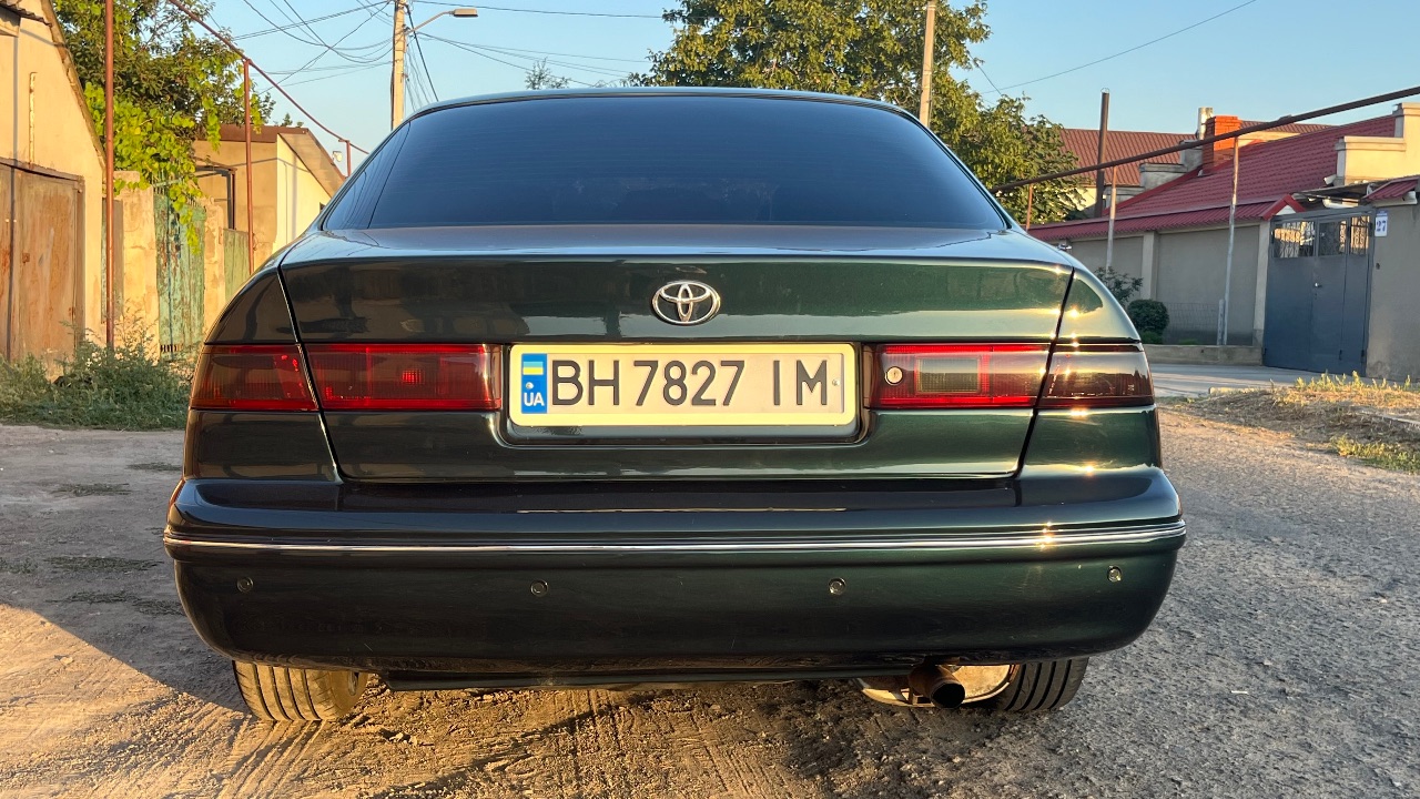 Toyota Camry - фото 3