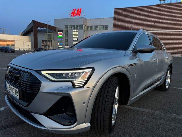 Audi e-tron - фото 5