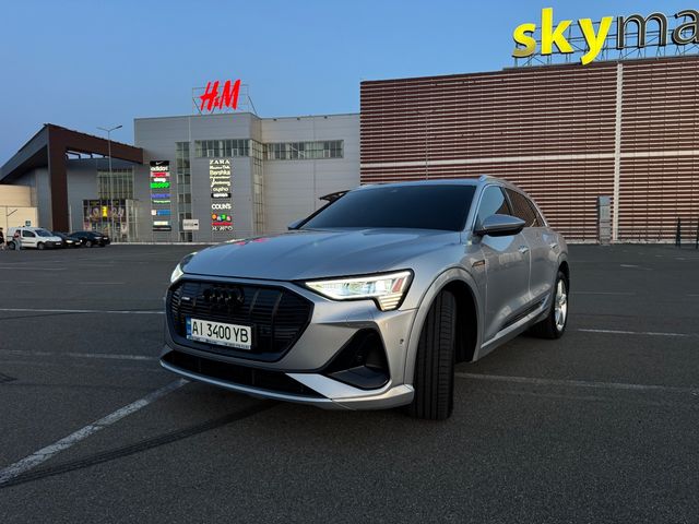Audi e-tron - фото 1