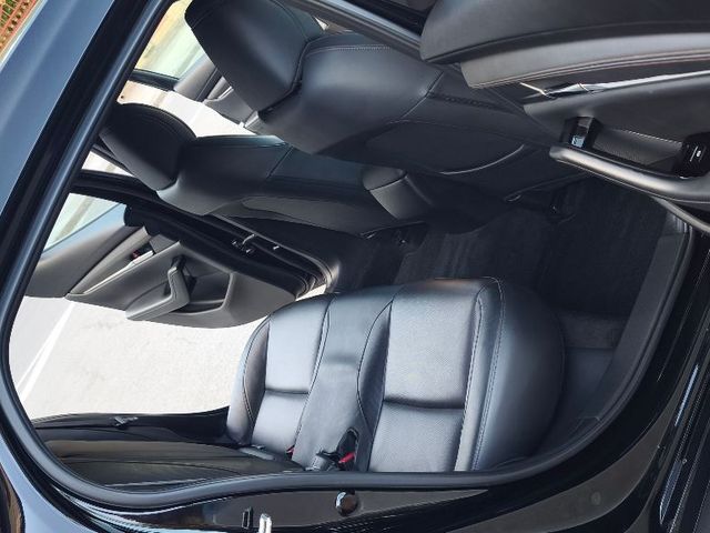 Mazda 3 - фото 1