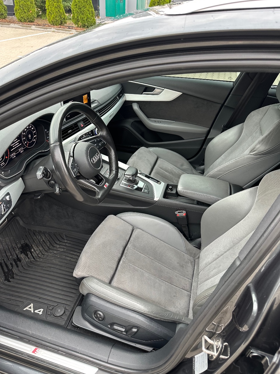 Audi A4 - фото 21