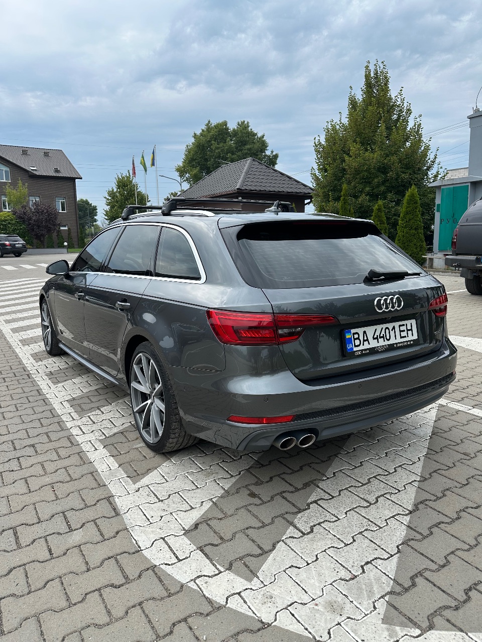 Audi A4 - фото 7