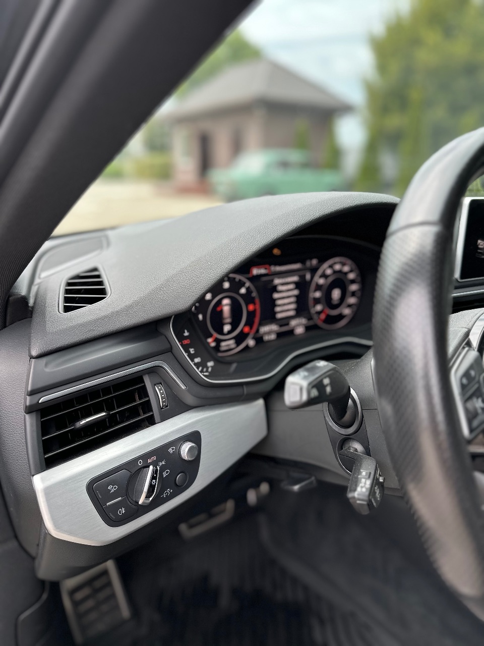 Audi A4 - фото 13