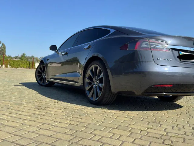 Tesla Model S - фото 4