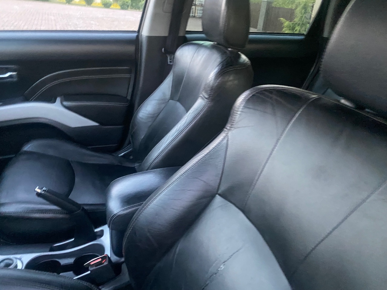 Mitsubishi Outlander - фото 2