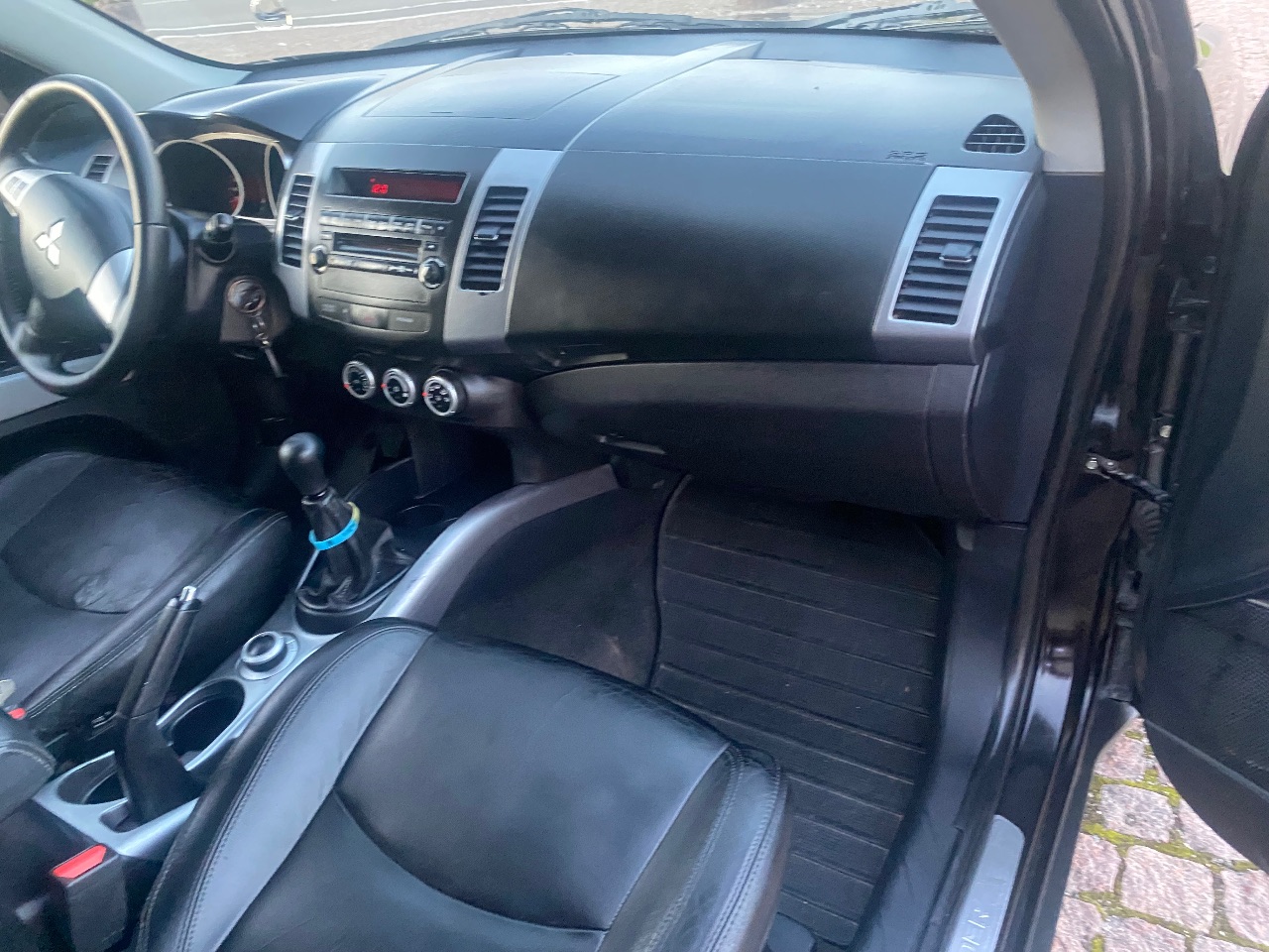 Mitsubishi Outlander - фото 6