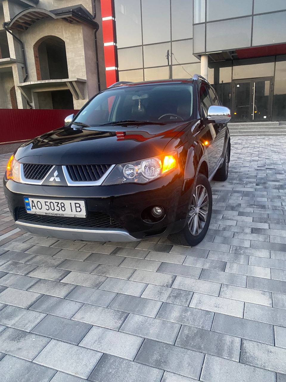 Mitsubishi Outlander - фото 3