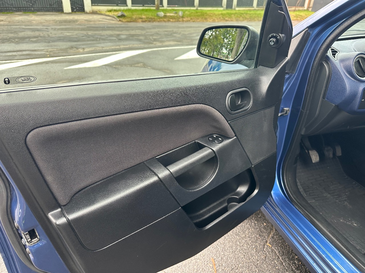 Ford Fiesta - фото 2