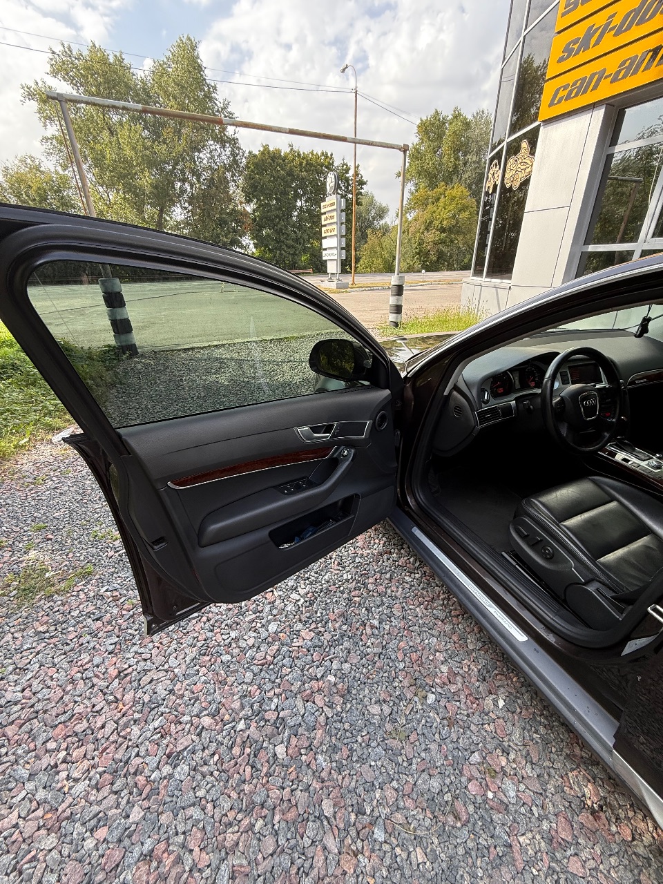 Audi A6 allroad - фото 12
