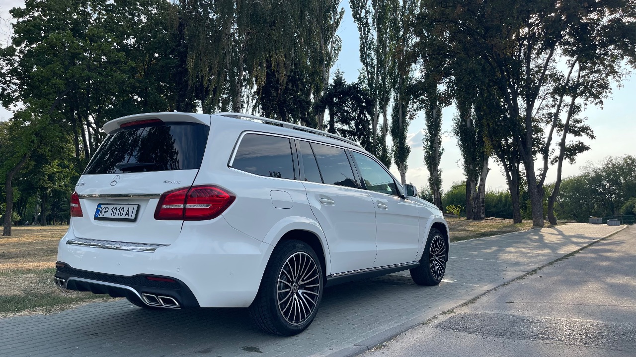 Mercedes-Benz GLS - фото 6