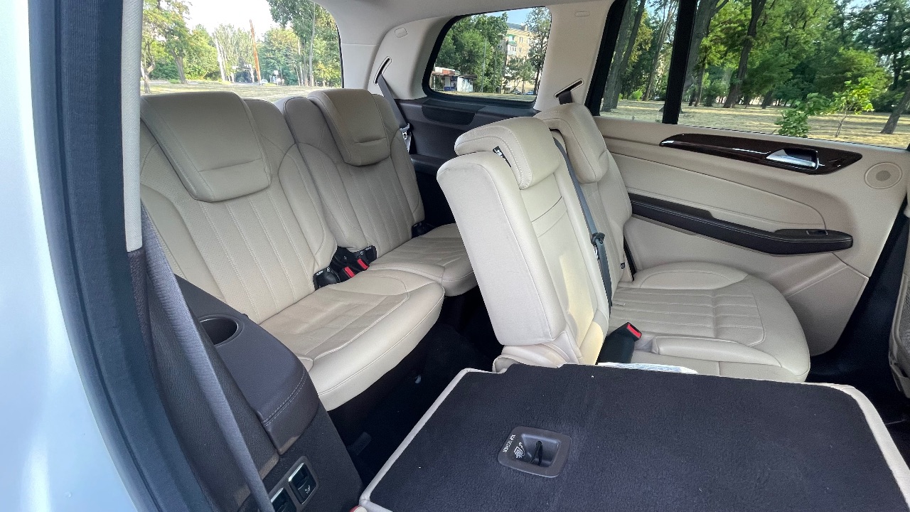 Mercedes-Benz GLS - фото 12