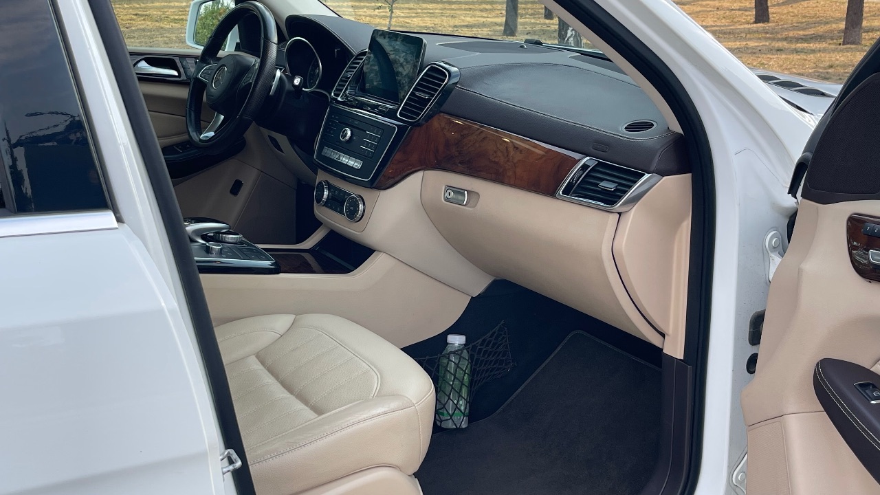 Mercedes-Benz GLS - фото 10