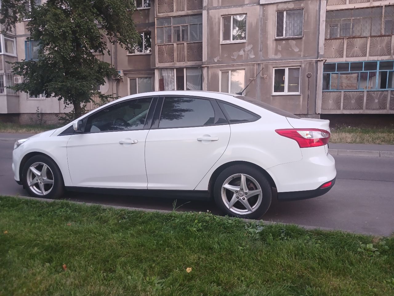 Ford Focus - фото 5