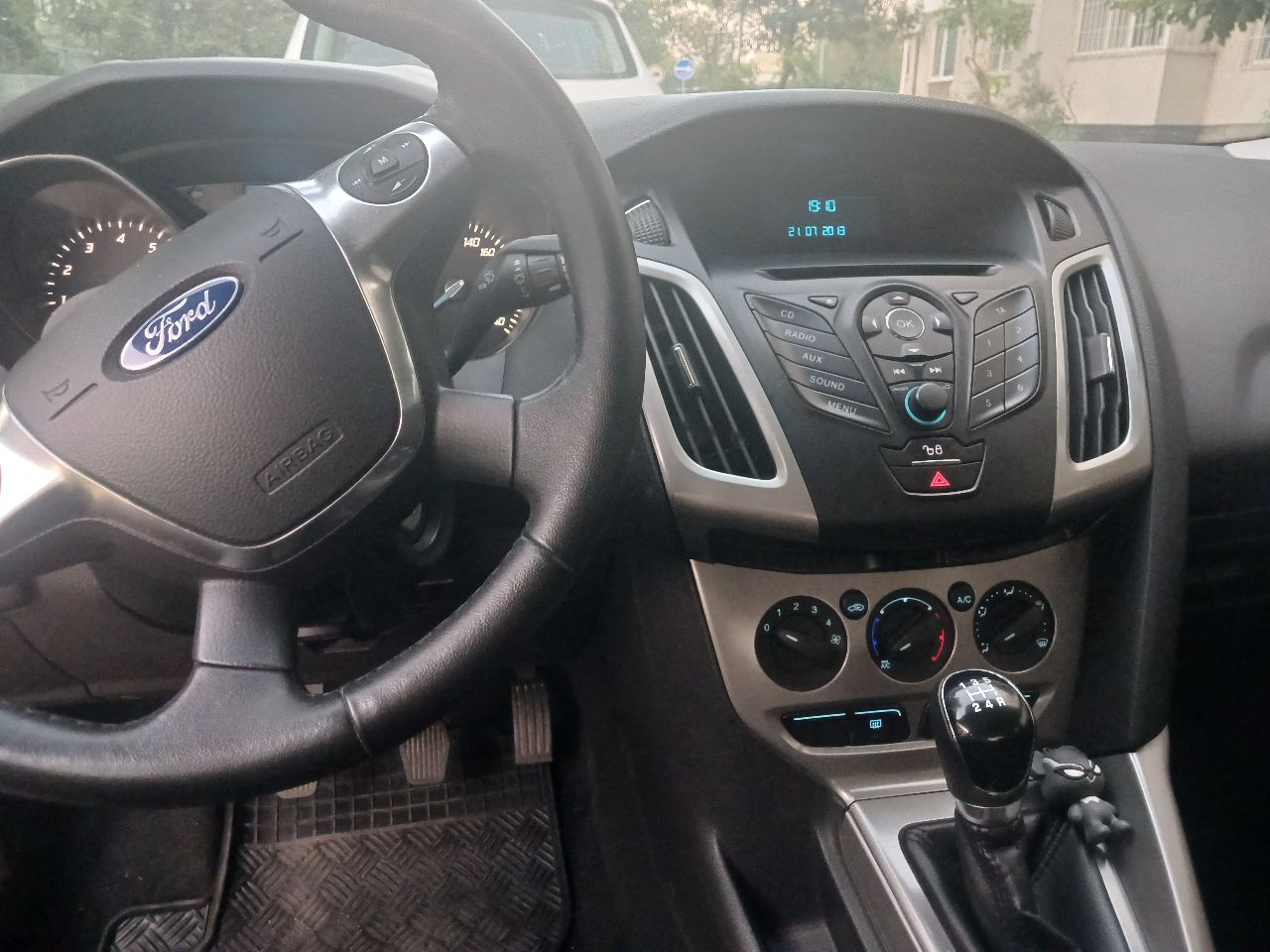 Ford Focus - фото 4