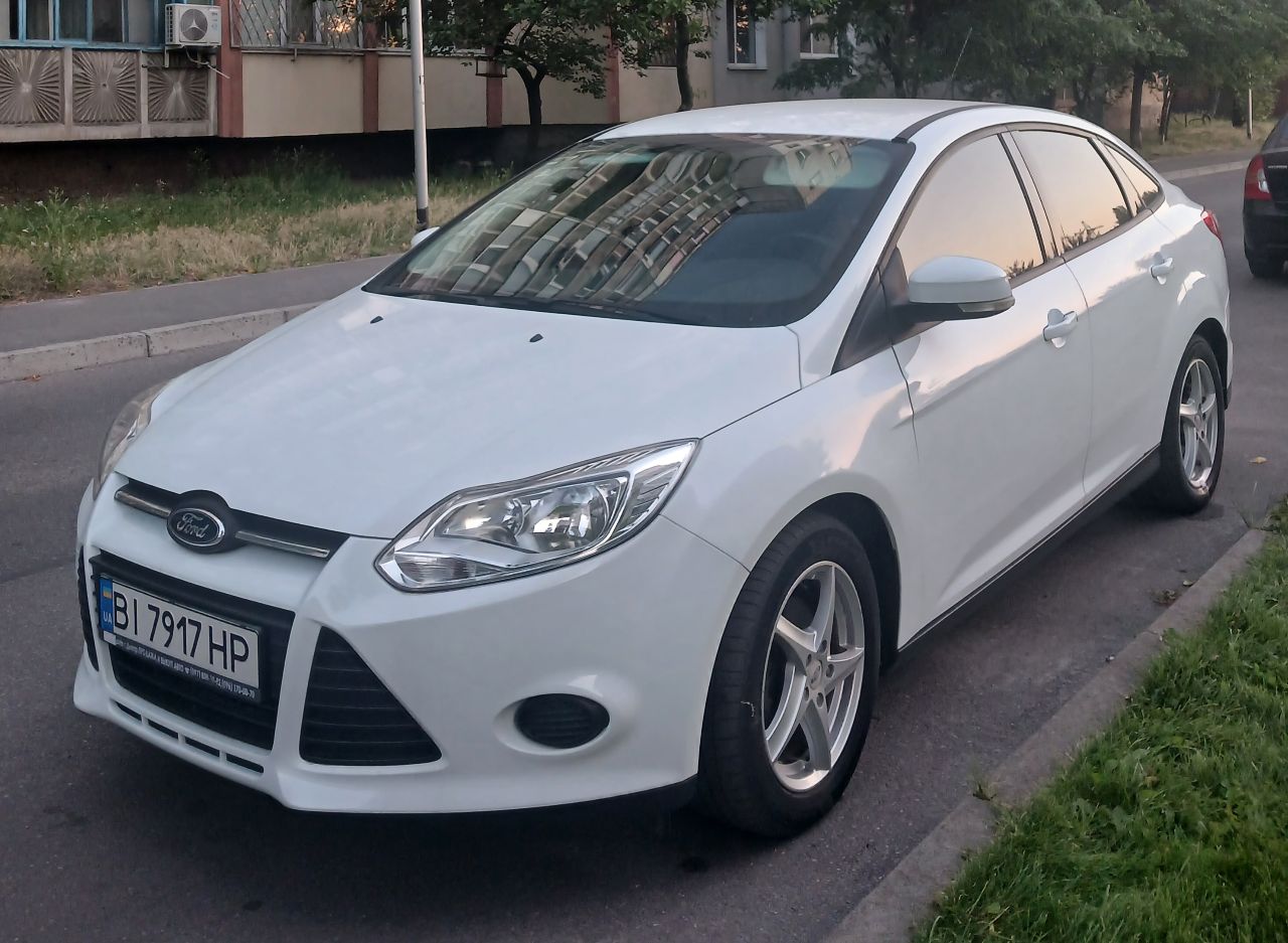 Ford Focus - фото 1
