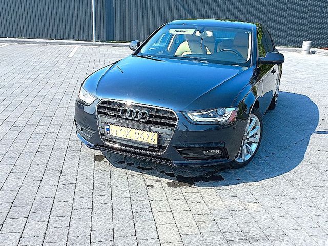 Audi A4 - фото 5