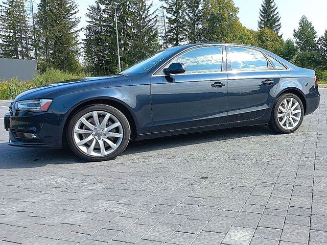 Audi A4 - фото 2