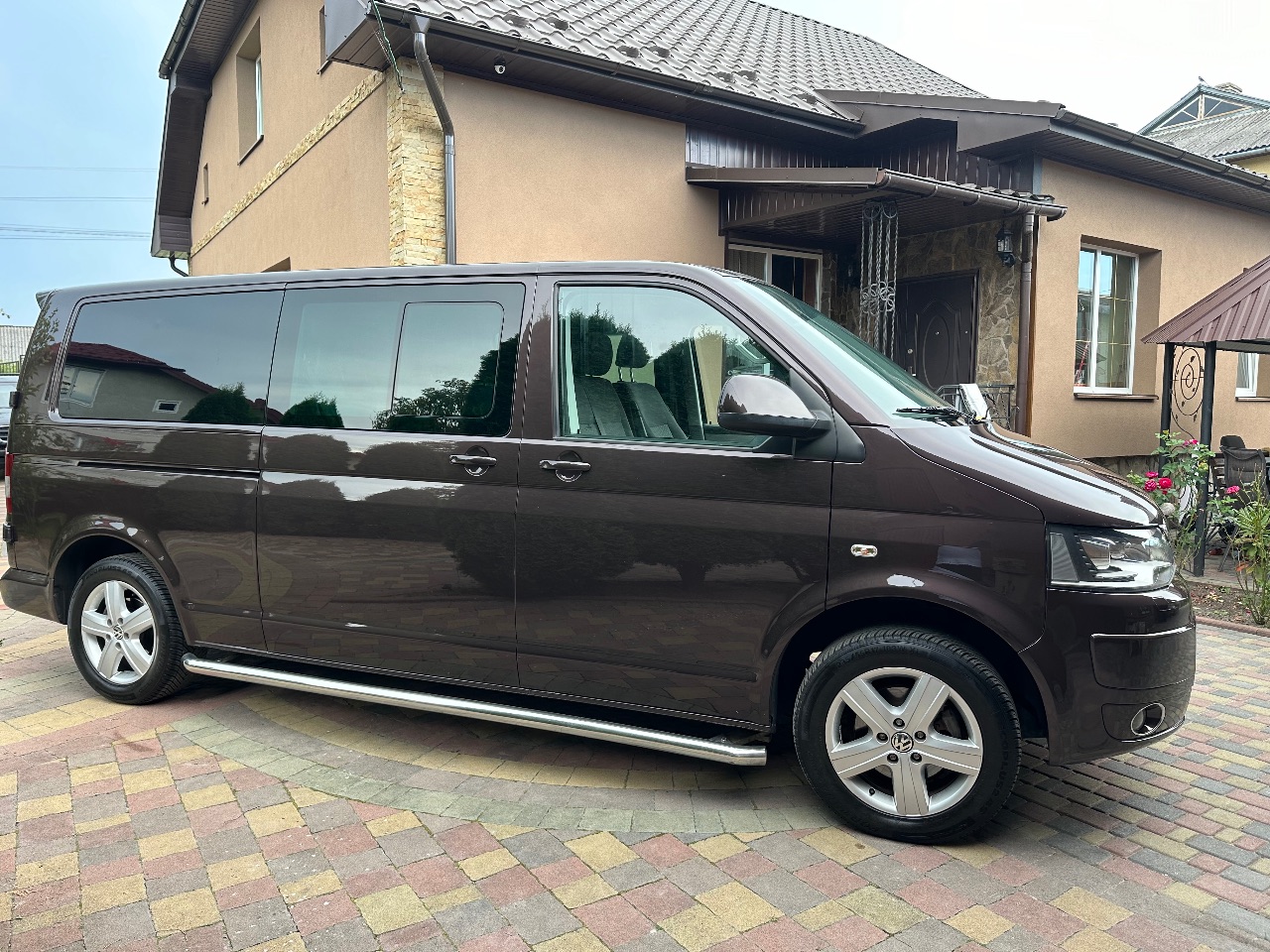 Volkswagen Multivan - фото 7