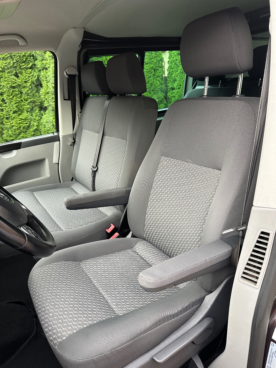 Volkswagen Multivan - фото 15