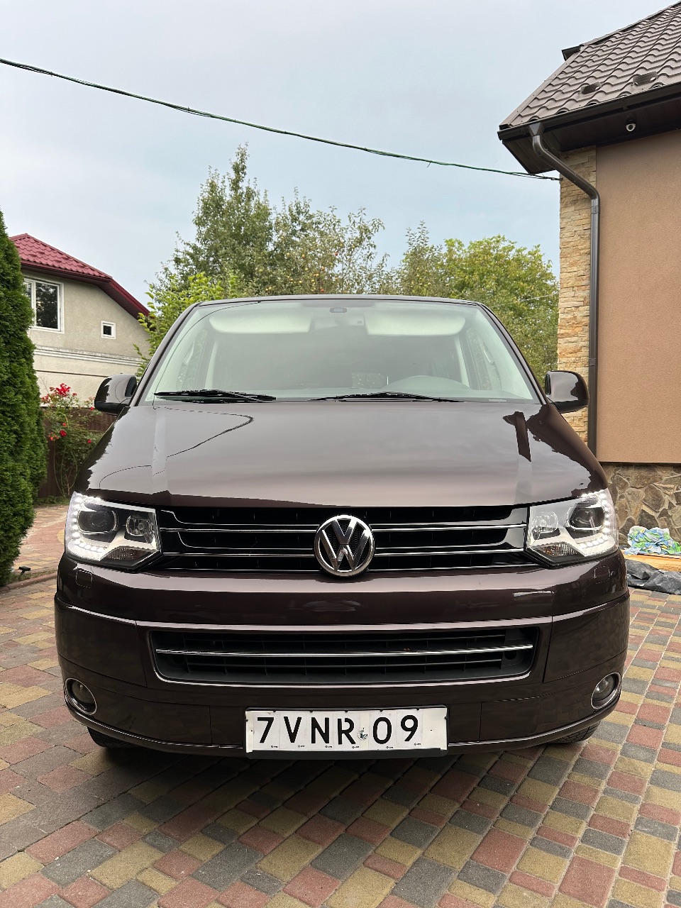 Volkswagen Multivan - фото 3