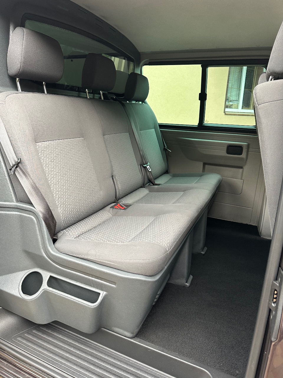 Volkswagen Multivan - фото 13