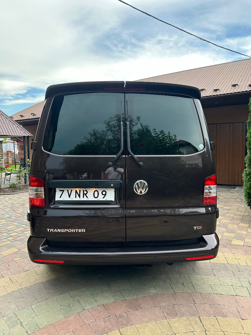 Volkswagen Multivan - фото 5