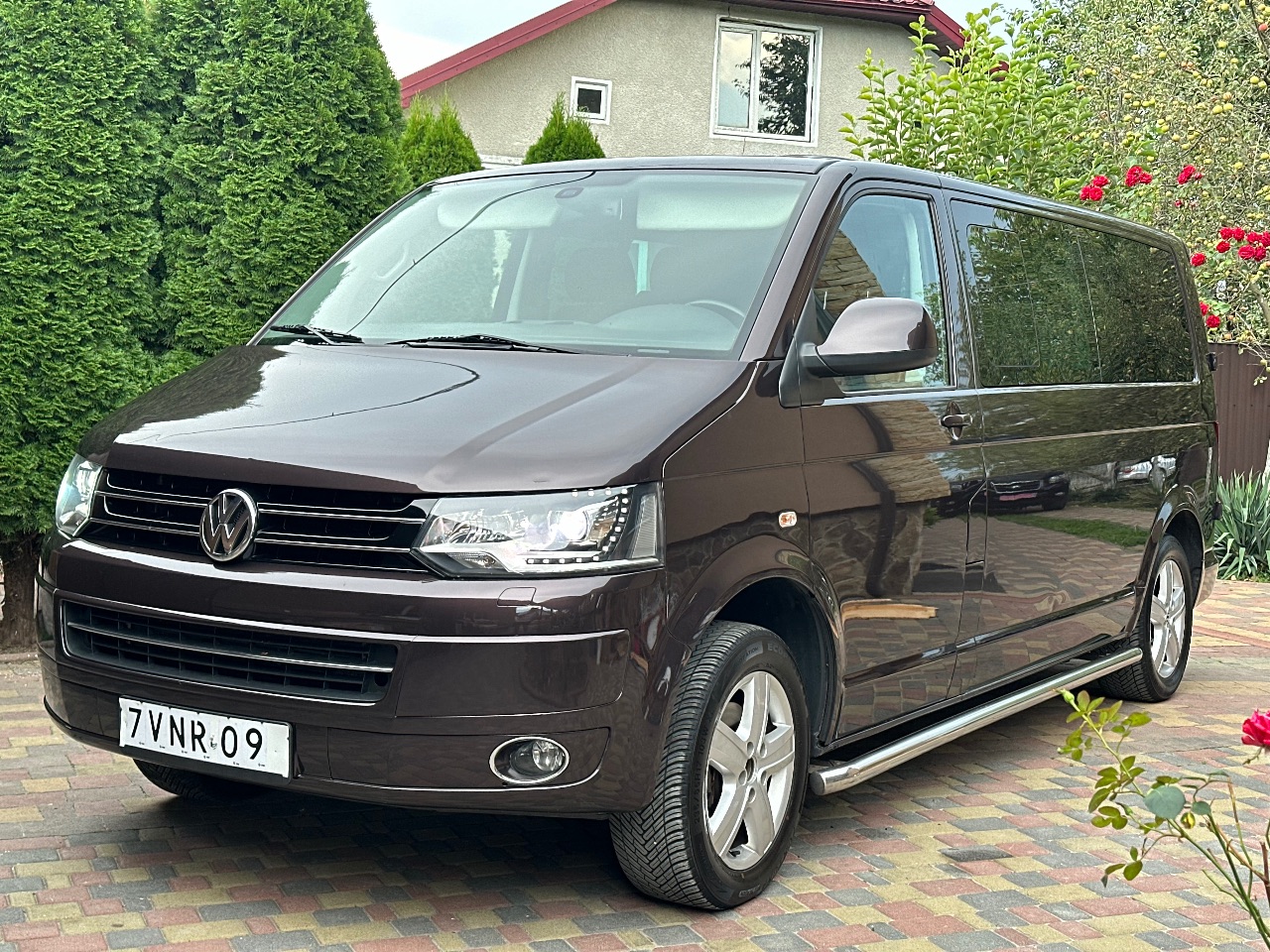 Volkswagen Multivan - фото 6