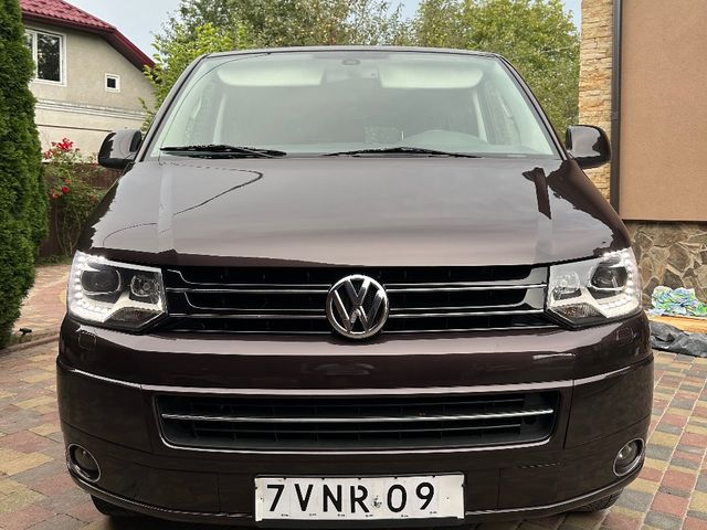 Volkswagen Multivan - фото 3