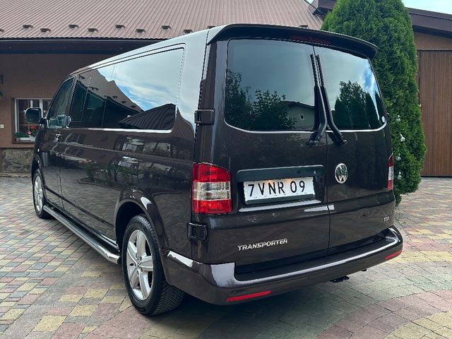 Volkswagen Multivan - фото 4