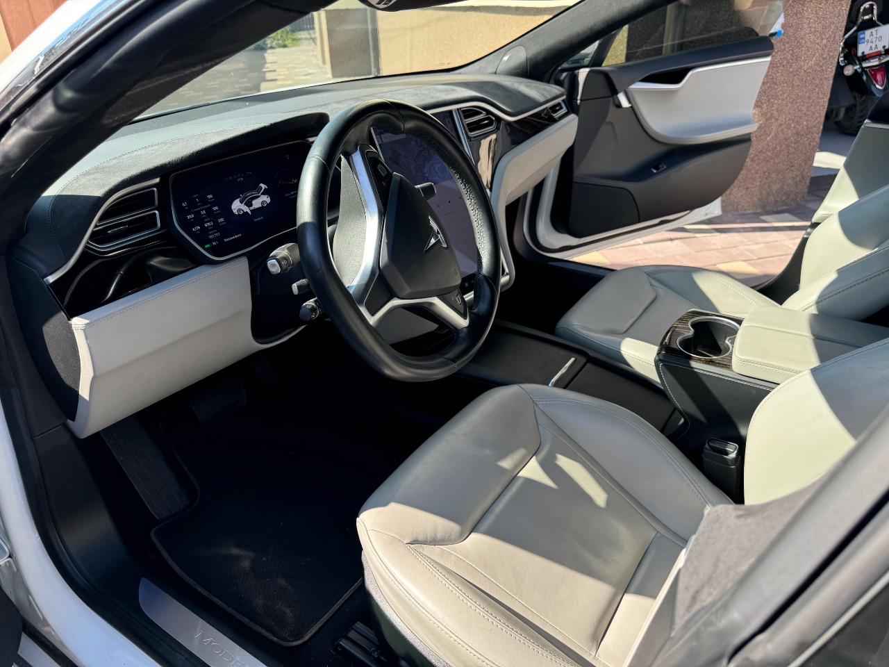 Tesla Model S - фото 14